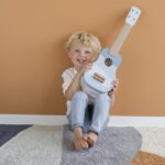 LITTLE DUTCH.Guitar Blue 7