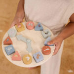 LITTLE DUTCH. Wooden puzzle clock 10
