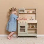 LITTLE DUTCH. Ξύλινη κουζίνα με αξεσουάρ παιχνιδιού. 12