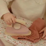LITTLE DUTCH. Ξύλινη σιδερώστρα FSC 13