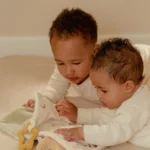 LITTLE DUTCH. Υφασμάτινο βιβλιαράκι δραστηριοτήτων Newborn Naturals GRS 10