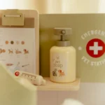 LITTLE DUTCH. Ξύλινο κτηνιατρείο FSC 18