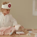 LITTLE DUTCH. Βαλιτσάκι γιατρού με ξύλινα εργαλεία FSC 14