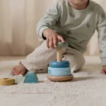 LITTLE DUTCH. Ξύλινη πυραμίδα ταξινόμησης & ταλάντωσης Forest Friends FSC 11