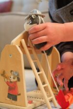 Egmont Toys, Πυροσβεστικός Σταθμός από Τσόχα με Μικρό Φιλαράκι 12
